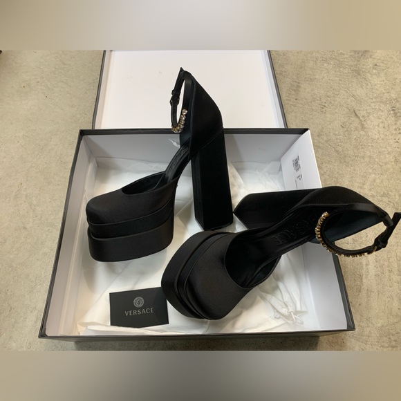 Versace Medusa AEVITAS PLATFORM PUMPS Satin Black Chunky Block Heel - Picture 3 of 9